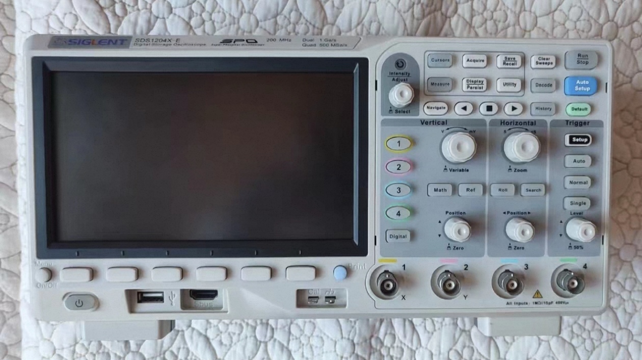 SIGLENT SDS1204X-E 200MHz 4Cha - Digital Storage Oscilloscope 4 Channel 100Mhz recension och pris